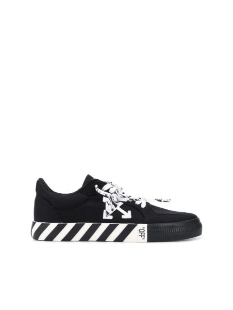 logo-patch low-top sneakers