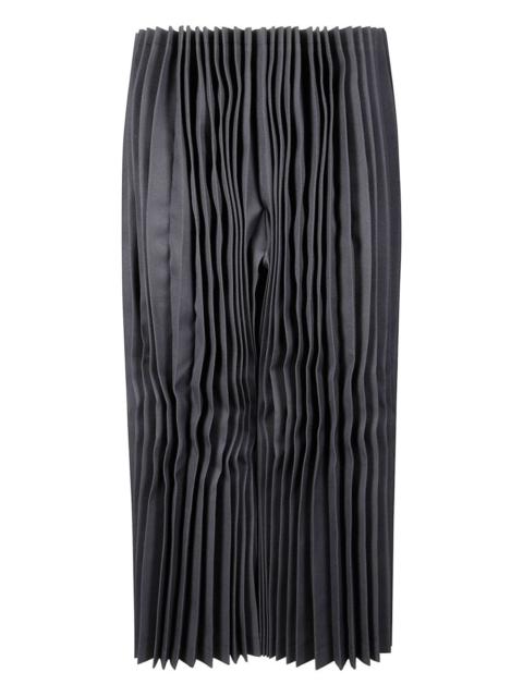 pleated trousers