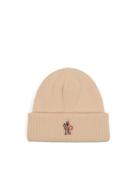 ribbed logo-patch beanie hats