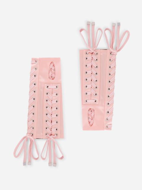 Short satin gloves with eyelet detailing