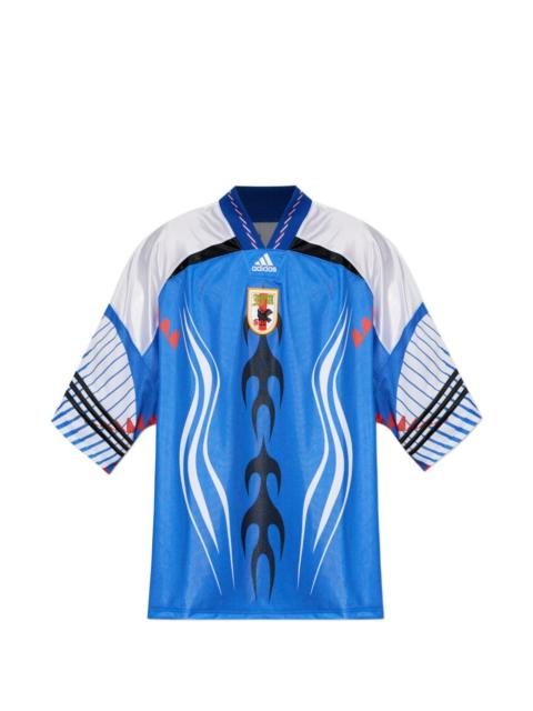 V-neck graphic T-shirt