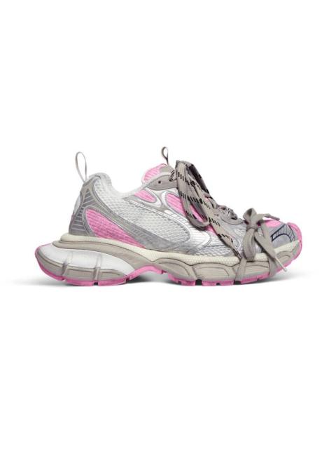 Women's 3xl Sneaker  in White/black