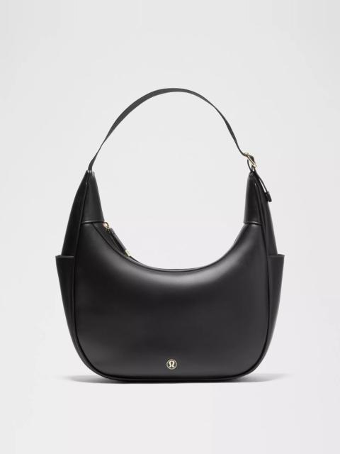 City Essentials Shoulder Bag 4L *Smooth Leather Alternative