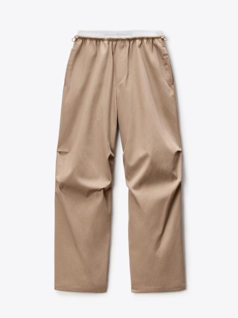 mid-rise track pant in cotton twill