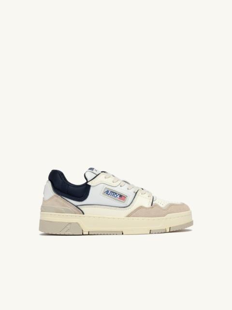 SNEAKERS CLC LOW IN WHITE SAND AND SPACE BLUE LEATHER AND SUEDE
