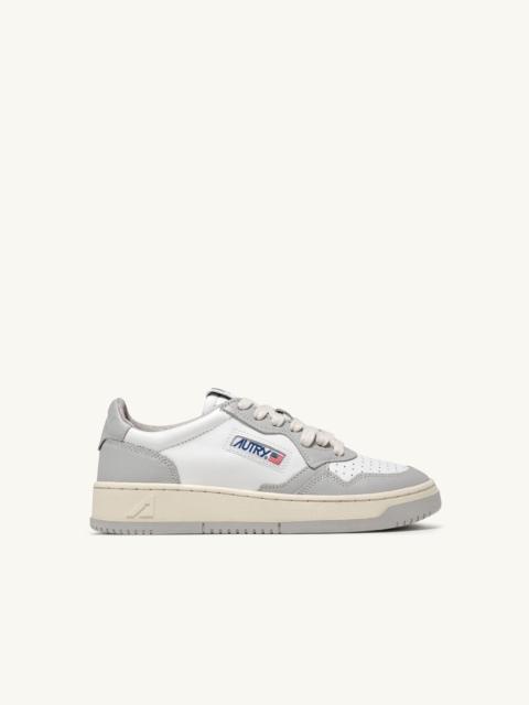 MEDALIST LOW BICOLOR SNEAKERS IN WHITE AND VAPOR LEATHER