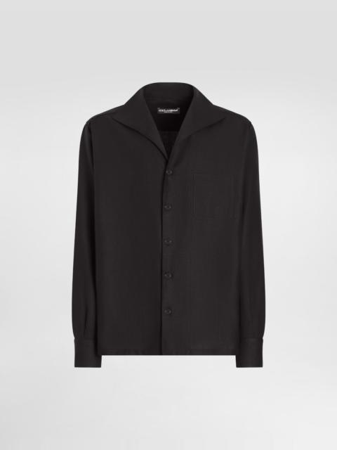 Long-sleeved linen shirt