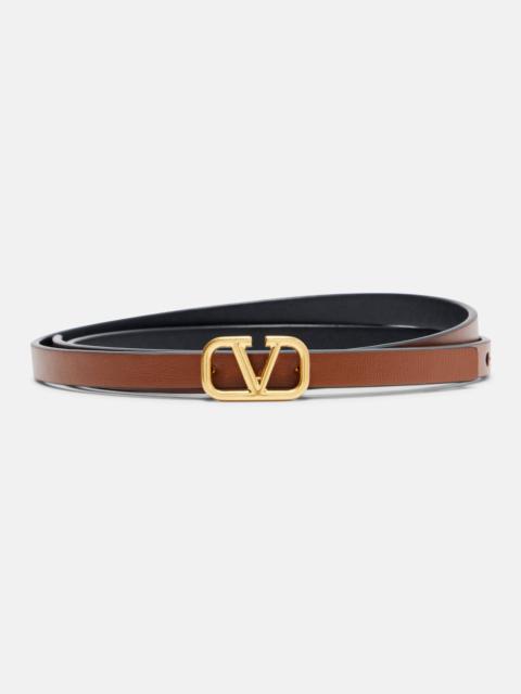 VLogo leather belt