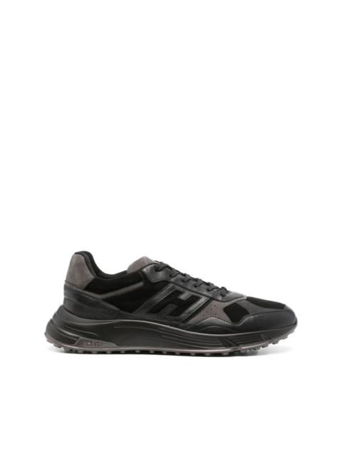 Hyperlight low-top sneakers