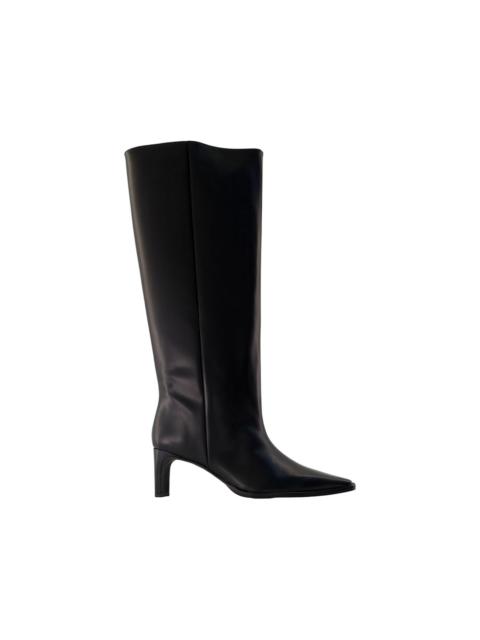 Saray pointed leather boots