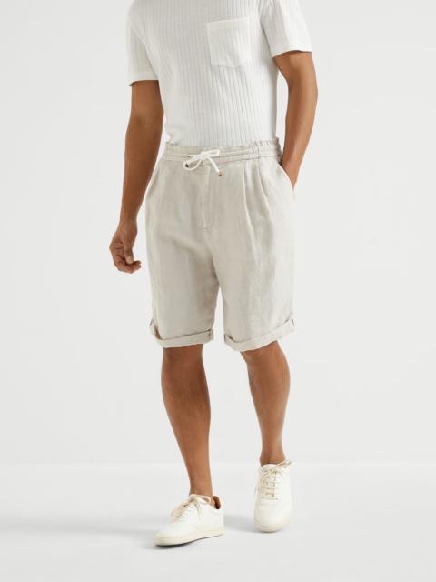 Garment-dyed Bermuda shorts in linen gabardine with drawstring and pleat