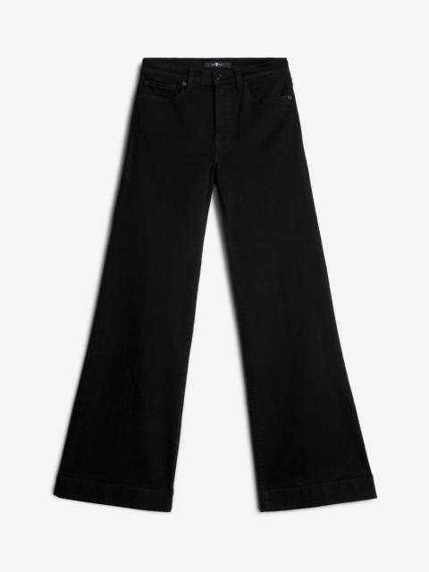 Slim Illusion Modern Dojo in Soho Night