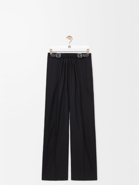 Belted trousers in wool