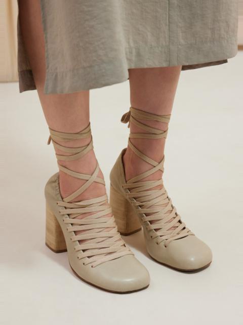 LACED PUMP 90