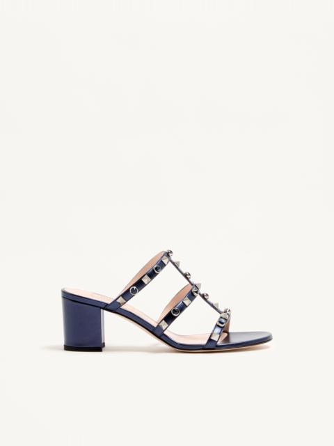 ROCKSTUD SLIDE SANDAL IN LAMINATED NAPPA WITH CABOCHON 60MM