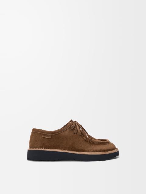 Faro lace-up in suede calfskin