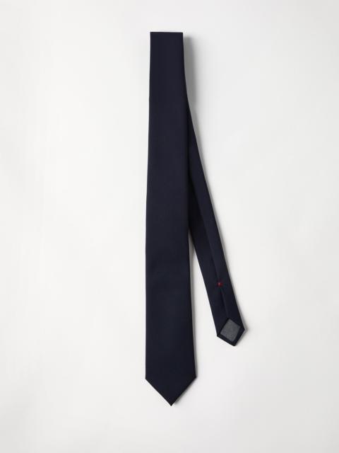 Virgin wool tie