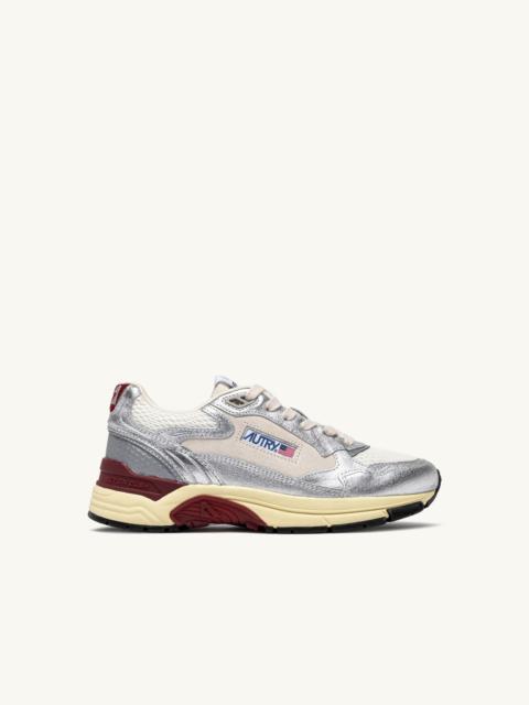 HYPERWAY SNEAKERS IN WHITE AND SILVER-TONE LAMINATED LEATHER AND MESH