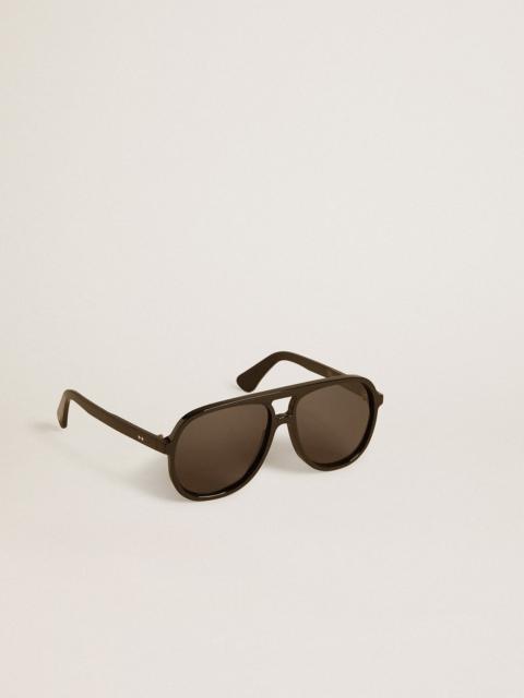 Aviator style sunglasses with black frame and lenses