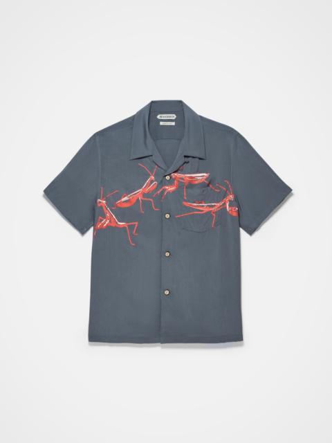 MENS SHORT SLEEVE CAMP COLLAR SHIRT IN STEEL