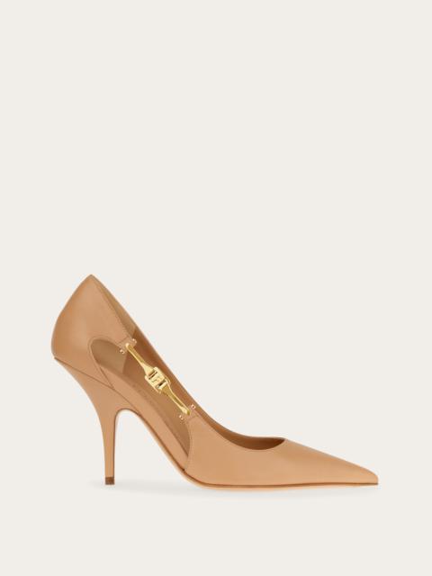 F buckle pump