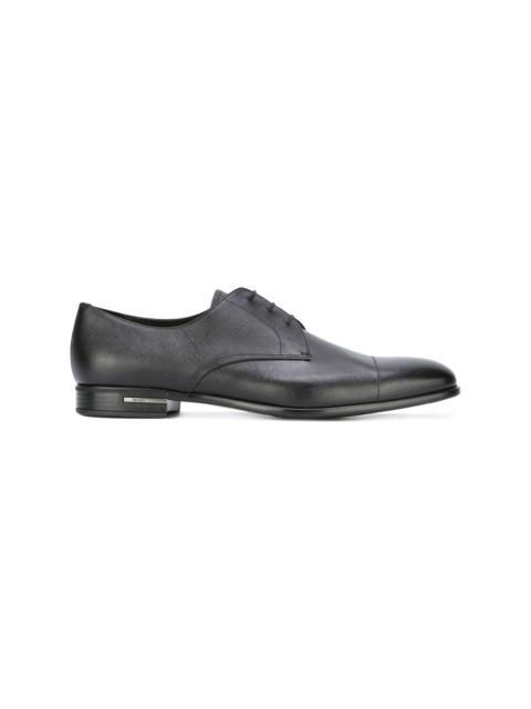 square toe Oxford shoes
