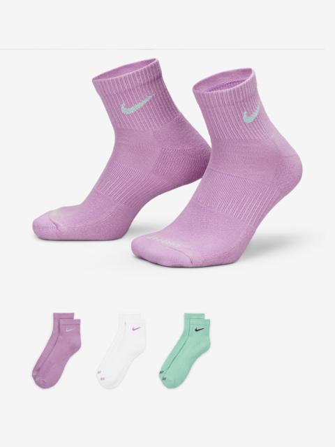 Nike Everyday Plus Cushioned Training Ankle Socks (3 Pairs)