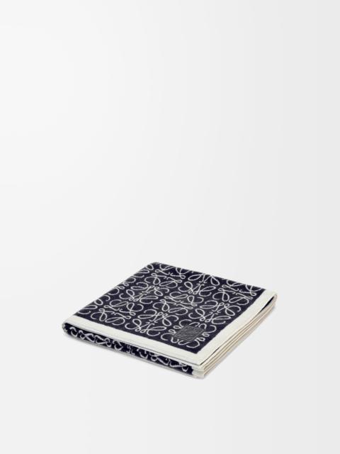 Anagram towel in cotton