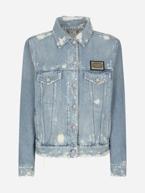 Denim jacket with branded plate