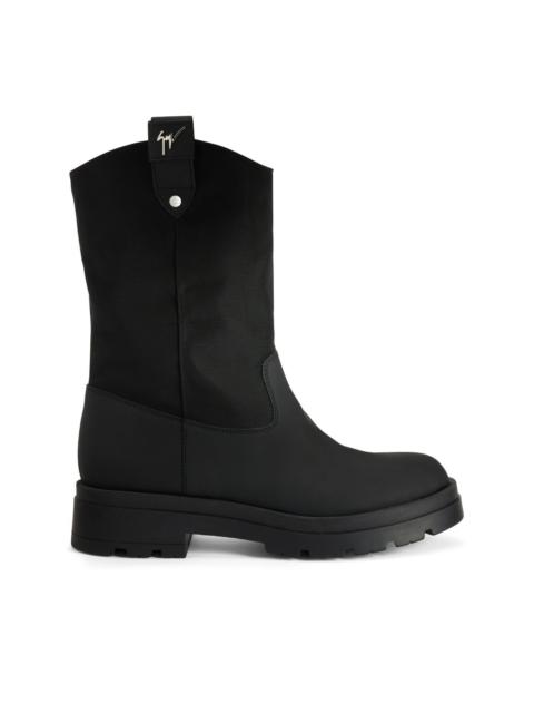 Aldrien logo-plaque boots