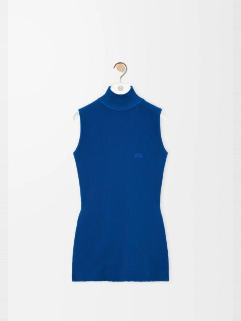 Sleeveless top in viscose blend