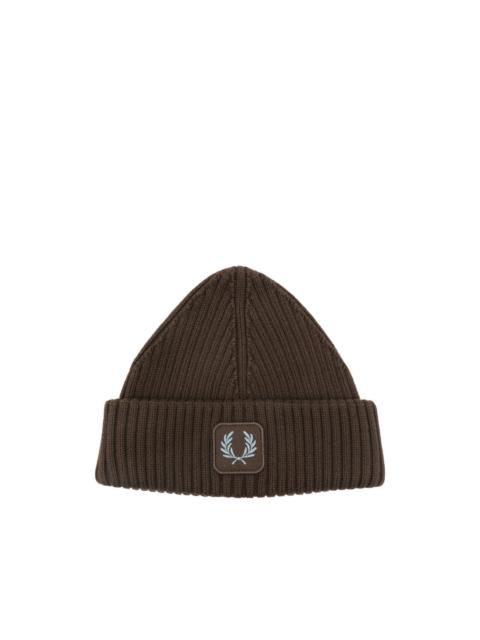 ribbed logo-patch beanie hat