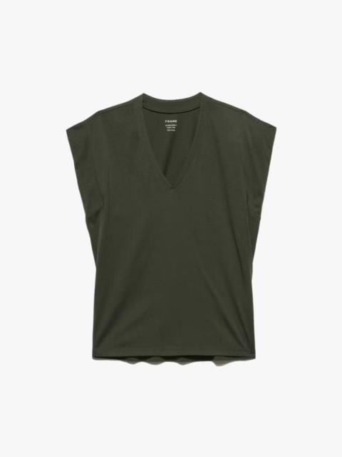Le Mid Rise V Neck Tee in Surplus