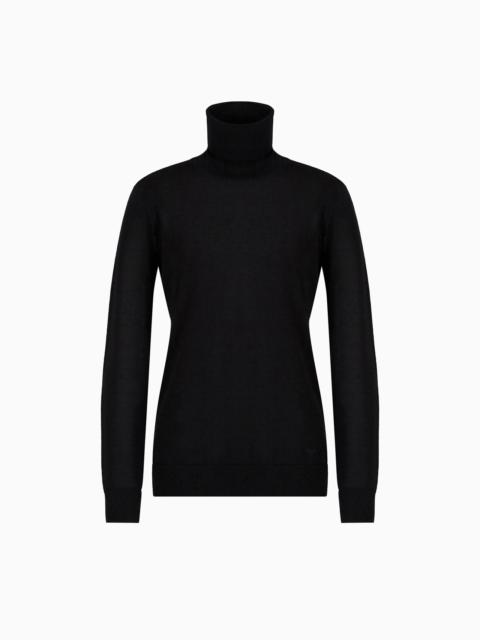 Pure virgin-wool rollneck