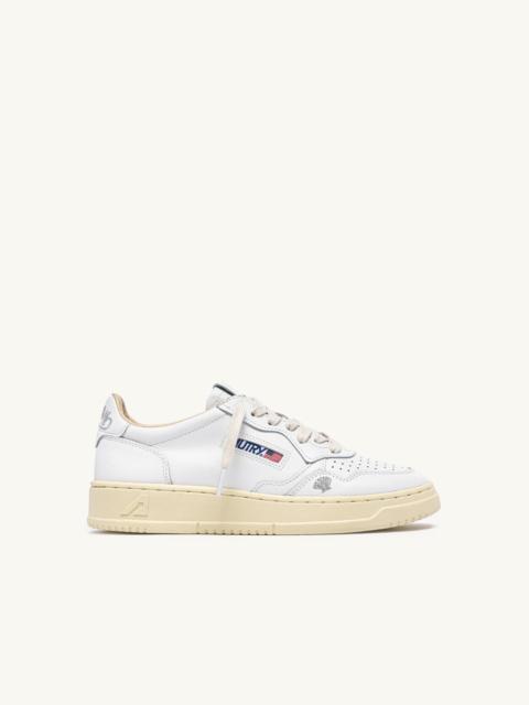 MEDALIST LOW SNEAKERS IN WHITE LEATHER WITH SILVER DETAILS