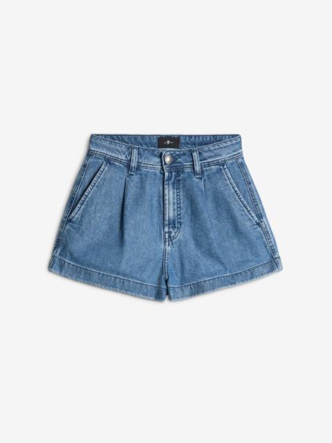 Weightless Pleated Denim Short in Hilo