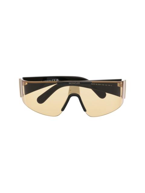 oversize-frame sunglasses