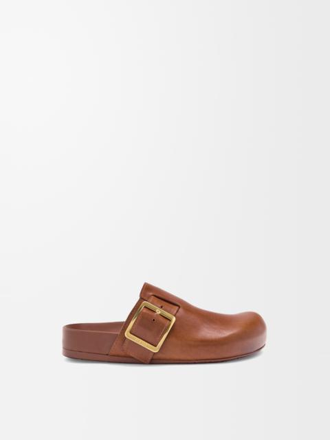 Ease Buckle mule in vegetable-tanned calfskin