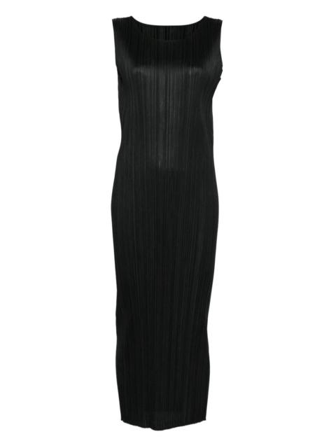 round-neck sleeveless dress