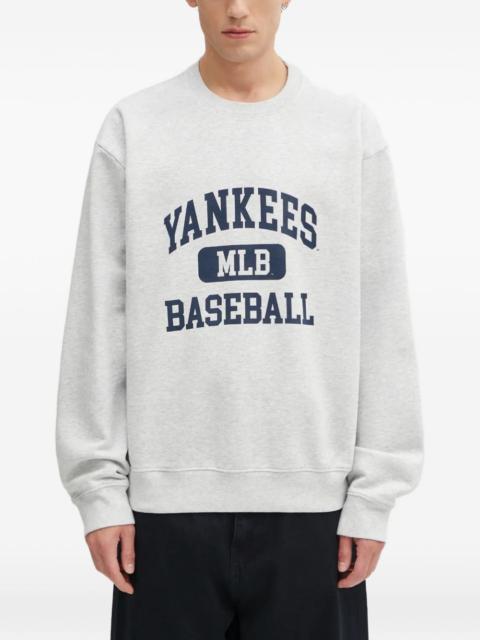 graphic-print sweatshirt