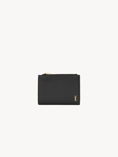 TINY CASSANDRE BI-FOLD WALLET IN GRAINED LEATHER