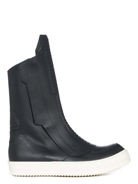 round-toe leather boots