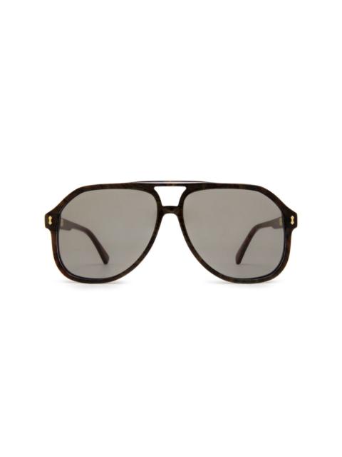 aviator-frame sunglasses