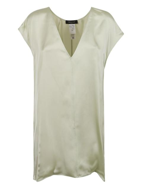 V-neck sshort-sleeve blouse