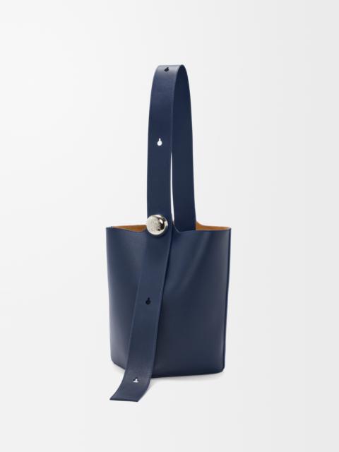 Medium Pebble Bucket bag in mellow calfskin
