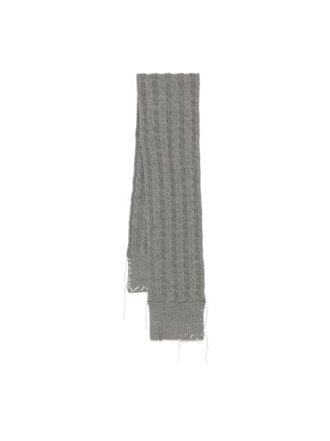 cable-knit stitching-detail scarf