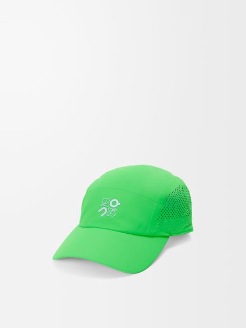 Cap in technical shell