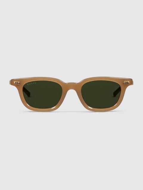 Oval frame sunglasses