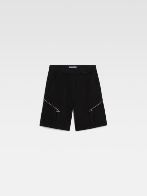 Le short Marrone