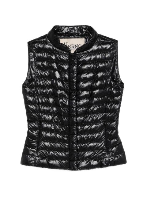 zip-fastening quilted gilet